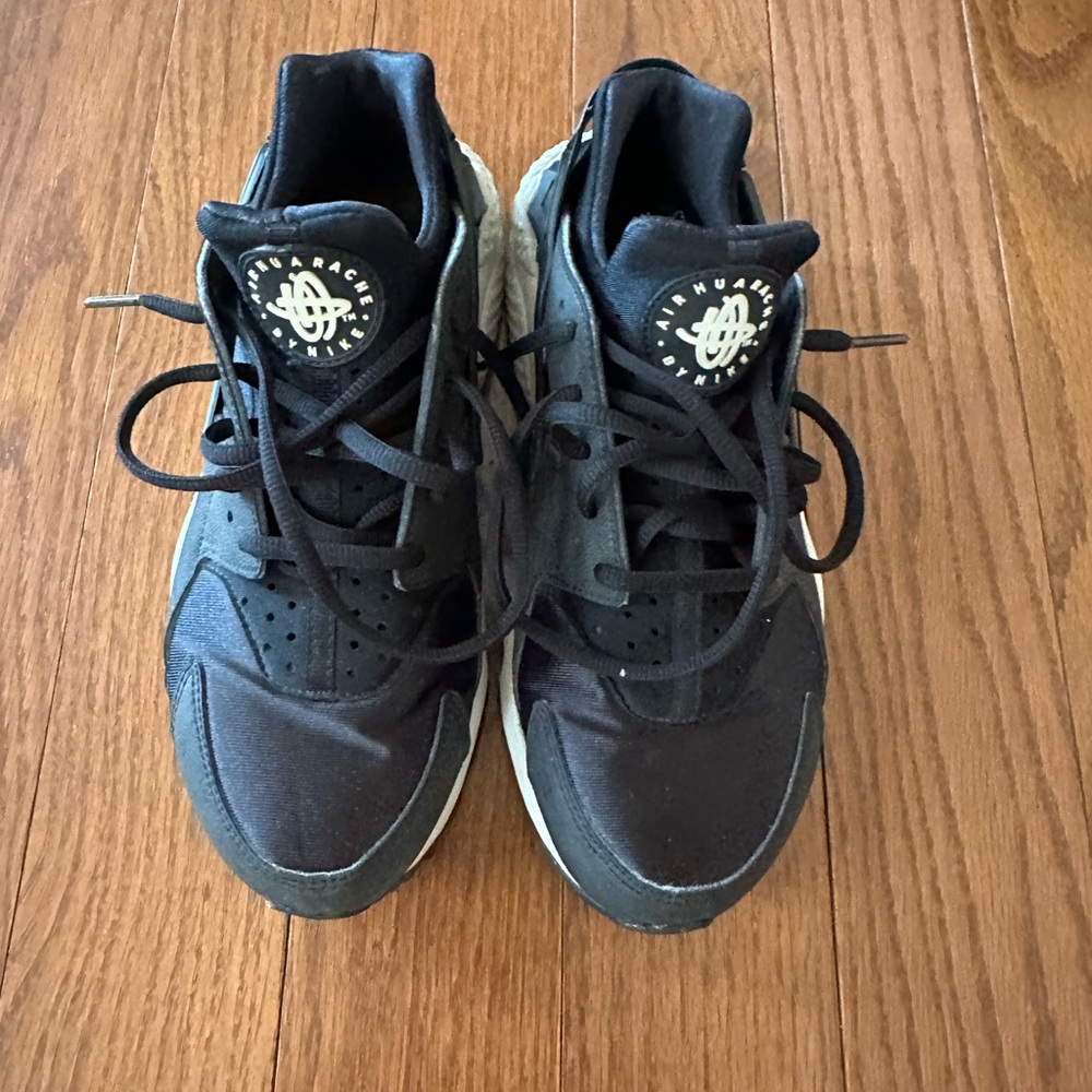 Nike Women’s Air Huarache Run 634835-006 Black White Running Shoes Sneakers 8.5